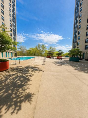 5701 North Sheridan Road Chicago IL 60660