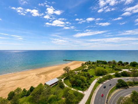5701 North Sheridan Road Chicago IL 60660