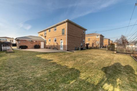 8735 North Wisner Street Niles IL 60714