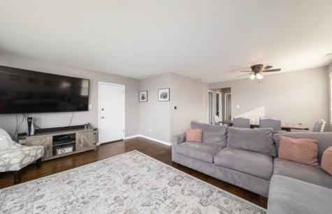 8735 North Wisner Street Niles IL 60714