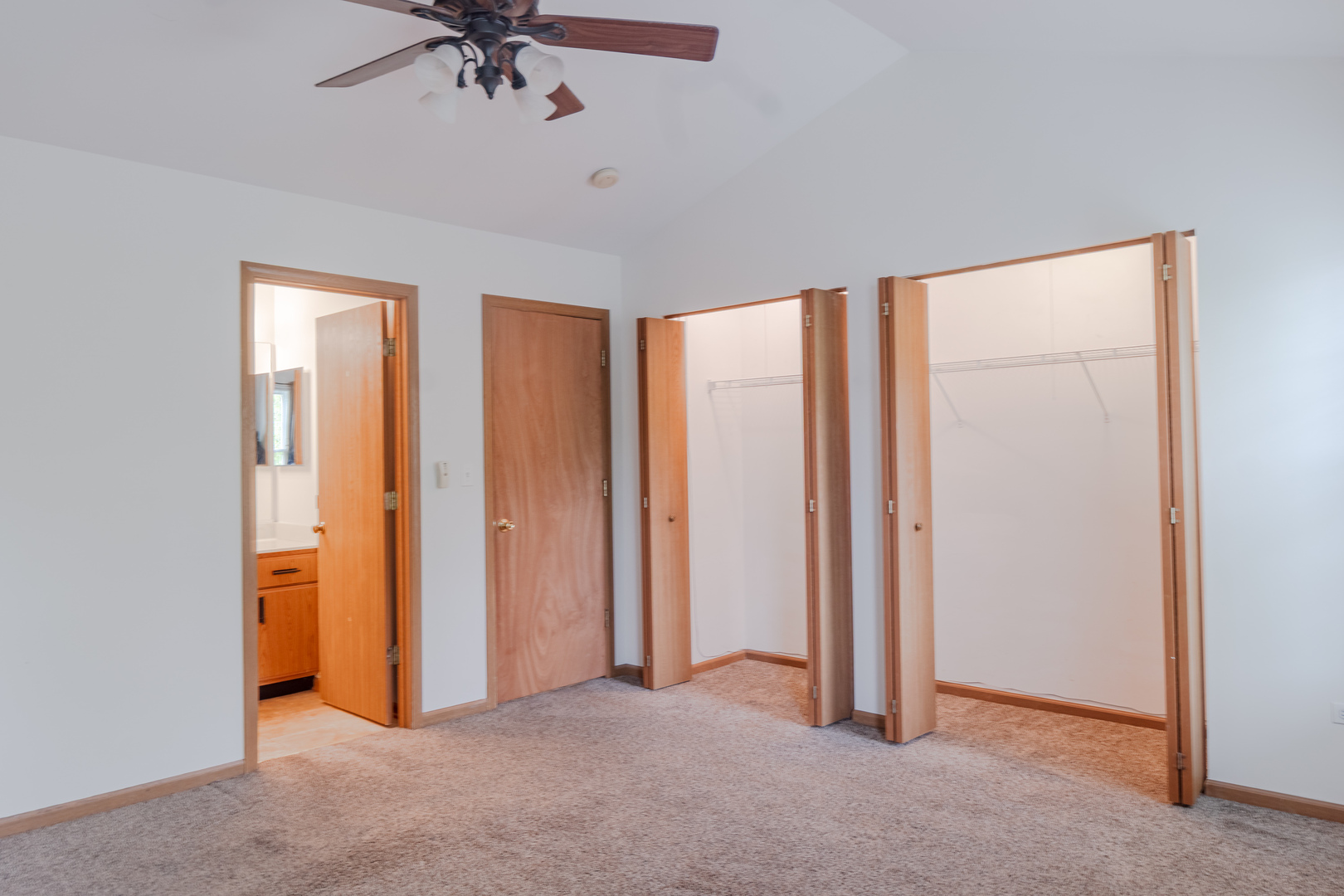 1882 Grove Avenue Schaumburg IL 60193