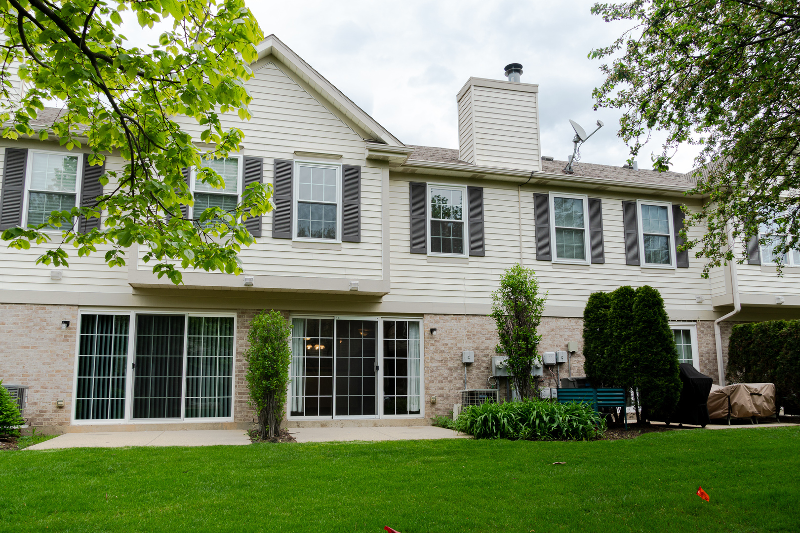 1882 Grove Avenue Schaumburg IL 60193