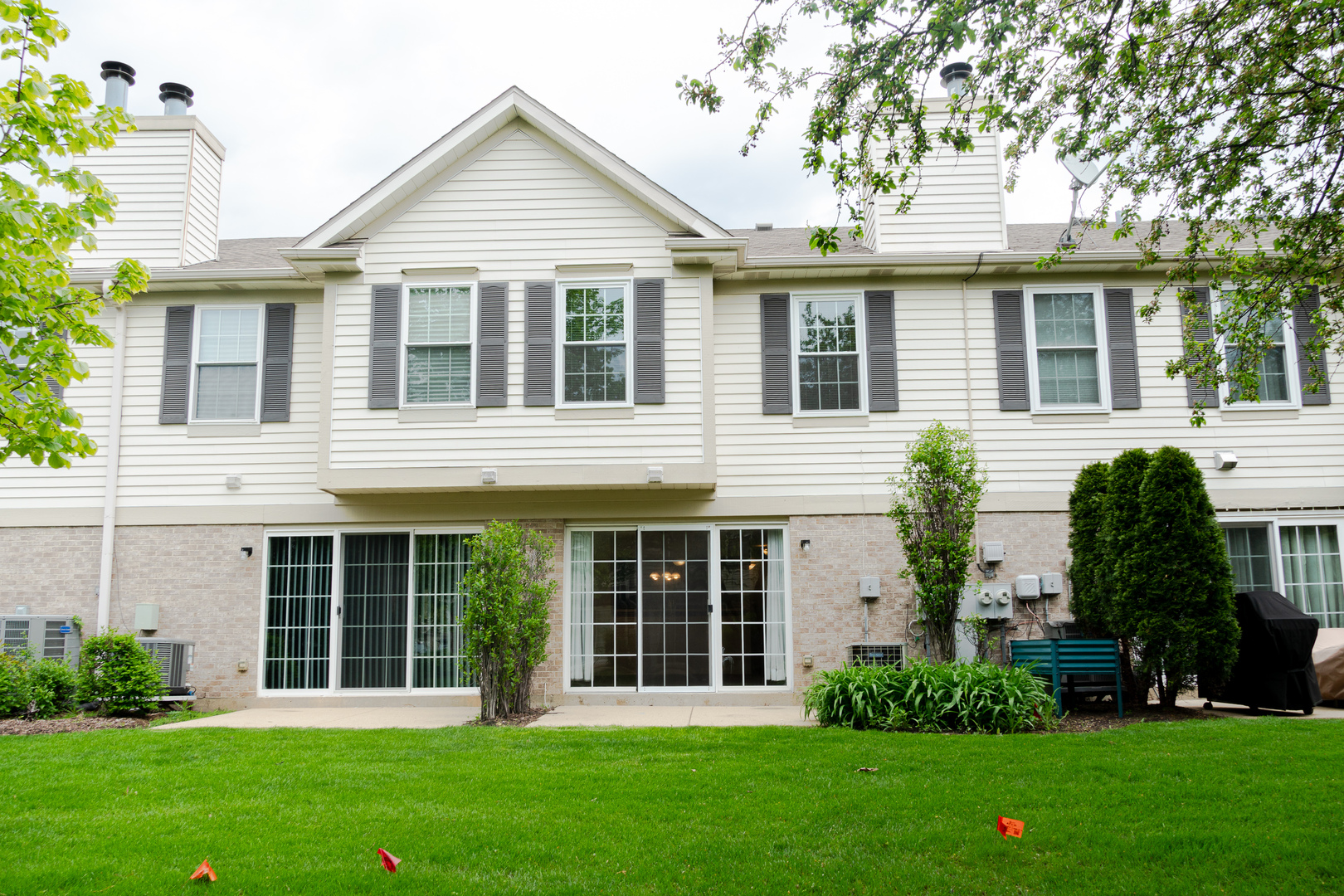 1882 Grove Avenue Schaumburg IL 60193