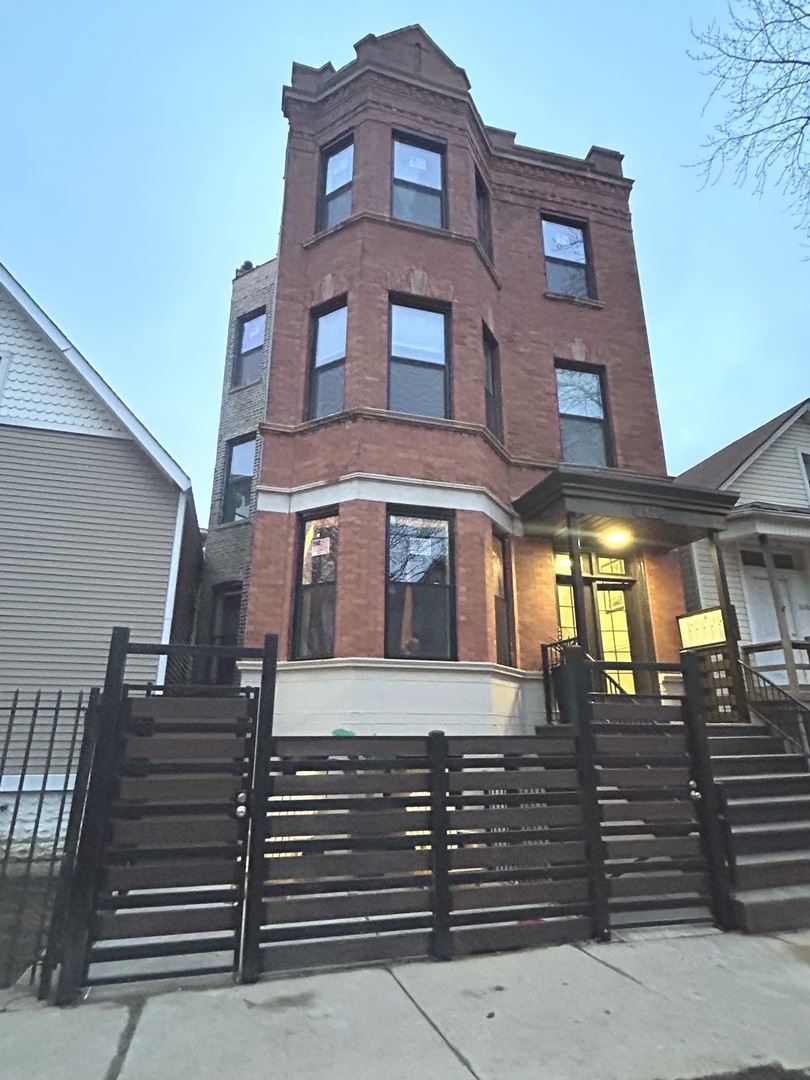 1628 North Kimball Avenue Chicago IL 60647