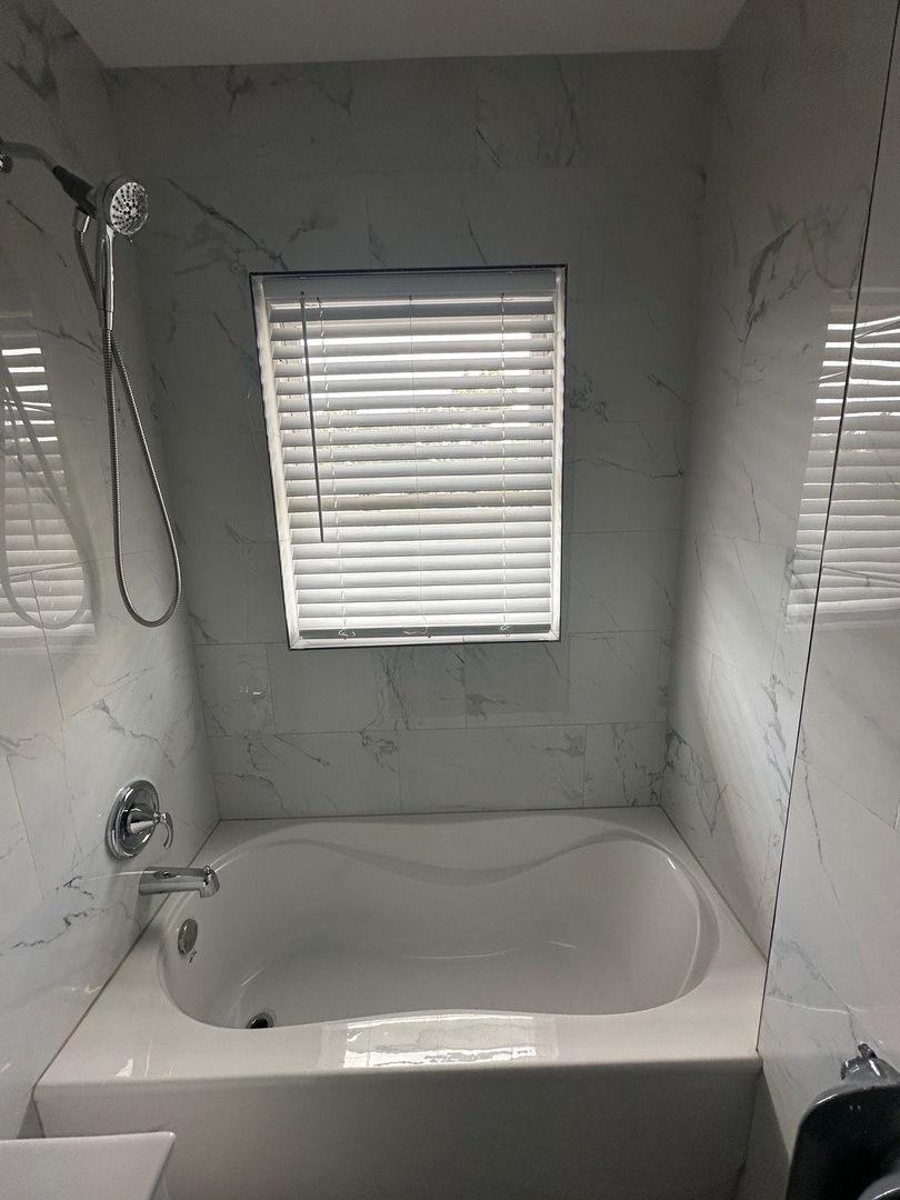 6 South Monterey Avenue Villa Park IL 60181