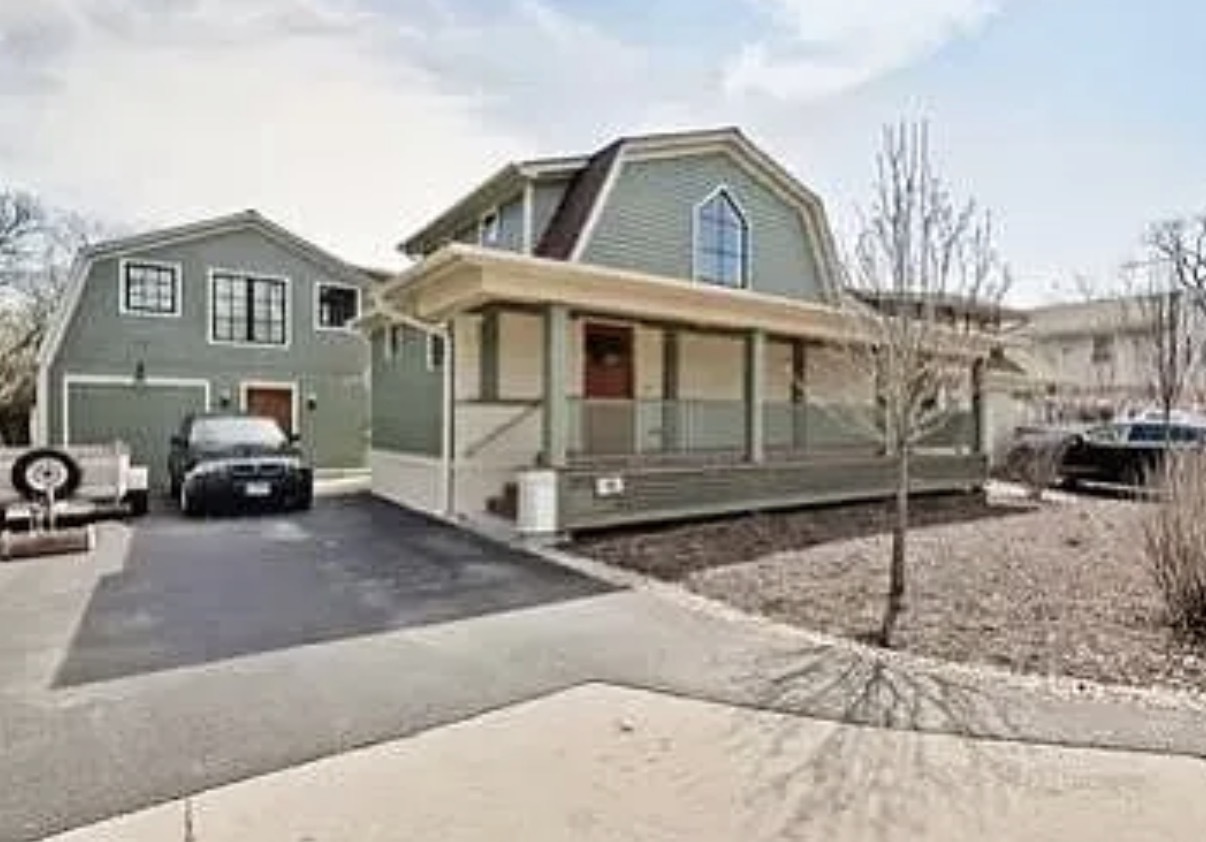 916 Driscoll Court Highland Park IL 60035