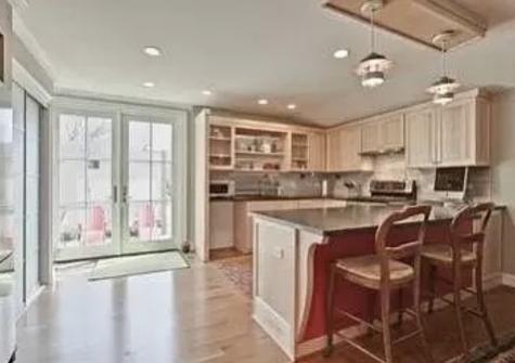 916 Driscoll Court Highland Park IL 60035