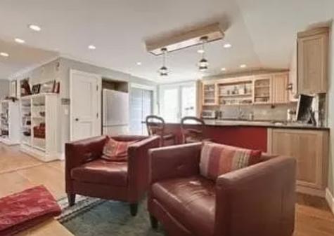 916 Driscoll Court Highland Park IL 60035
