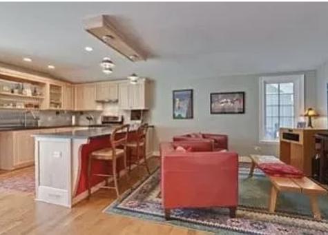 916 Driscoll Court Highland Park IL 60035