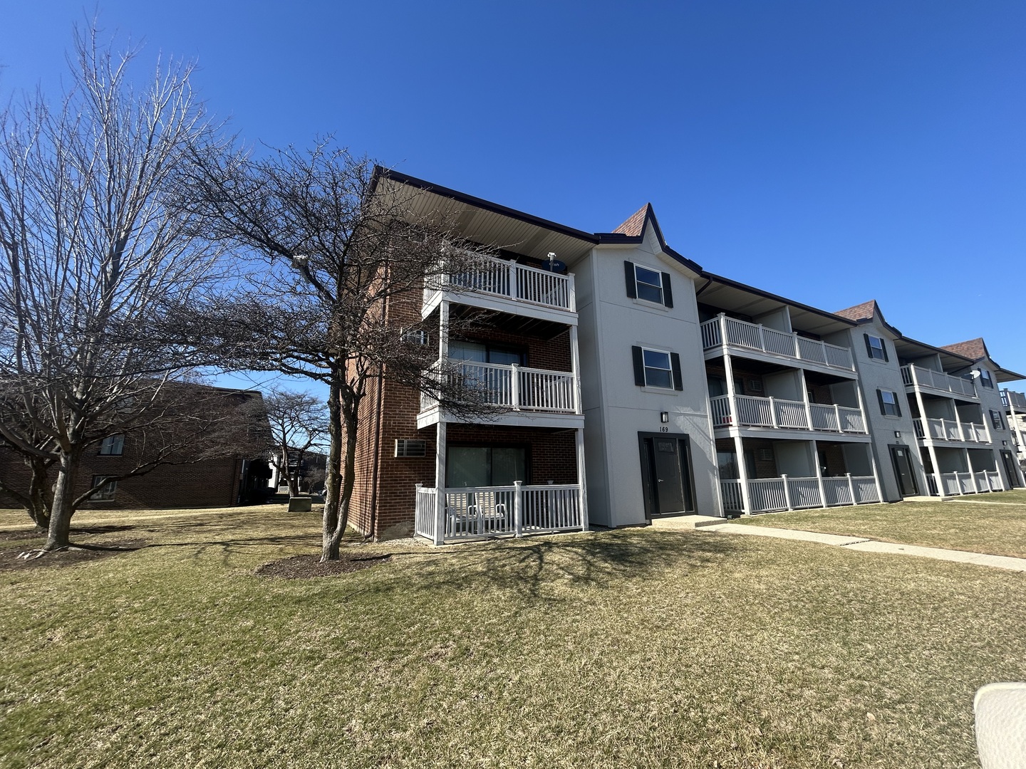 169 Gregory Street Aurora IL 60504