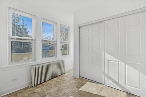 5033 West Cullom Avenue Chicago IL 60641