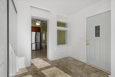 5033 West Cullom Avenue Chicago IL 60641