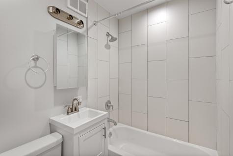 1303 West Estes Avenue Chicago IL 60626