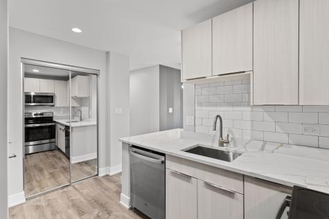1303 West Estes Avenue Chicago IL 60626