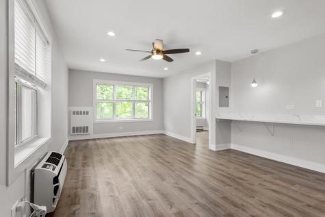 1303 West Estes Avenue Chicago IL 60626