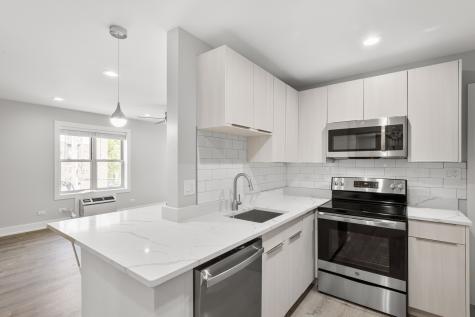 1303 West Estes Avenue Chicago IL 60626