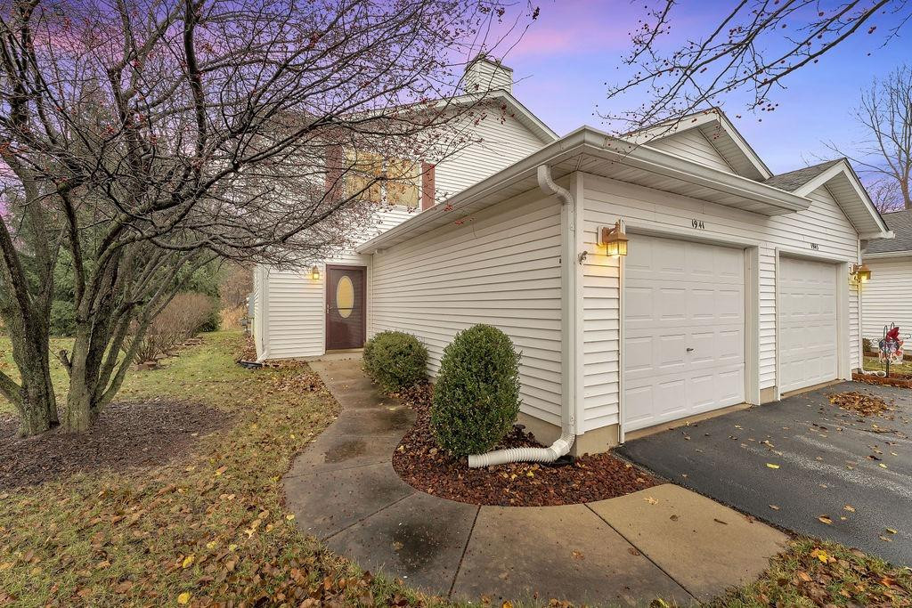 1941 Laura Lane Chesterton IN MLS 524001 177,900 McColly Real