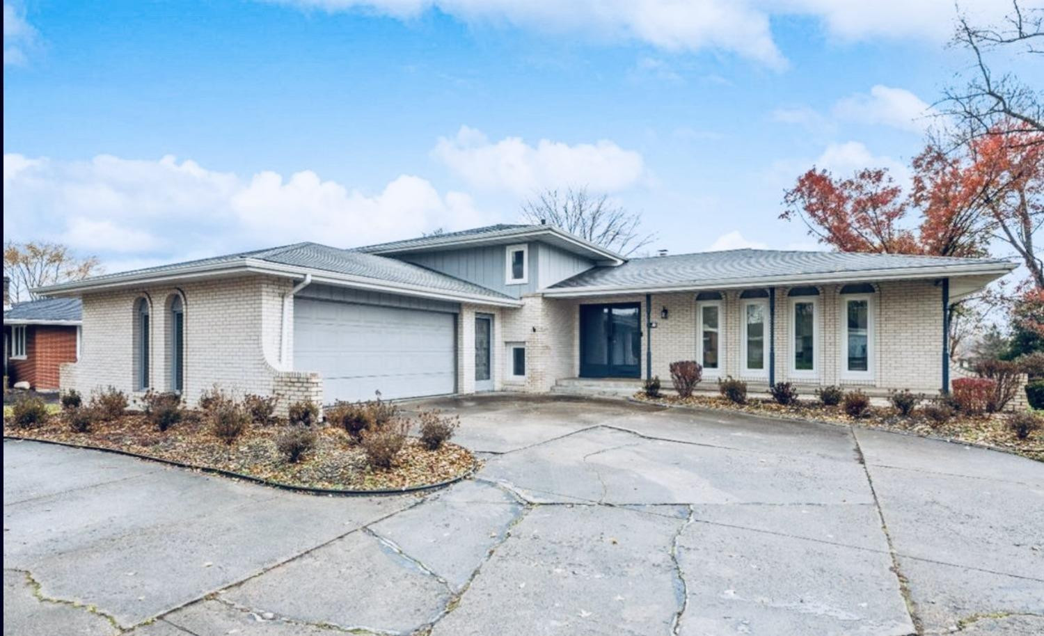 20 W Elizabeth Drive Schererville IN MLS 542159 395,000 McColly Real Estate