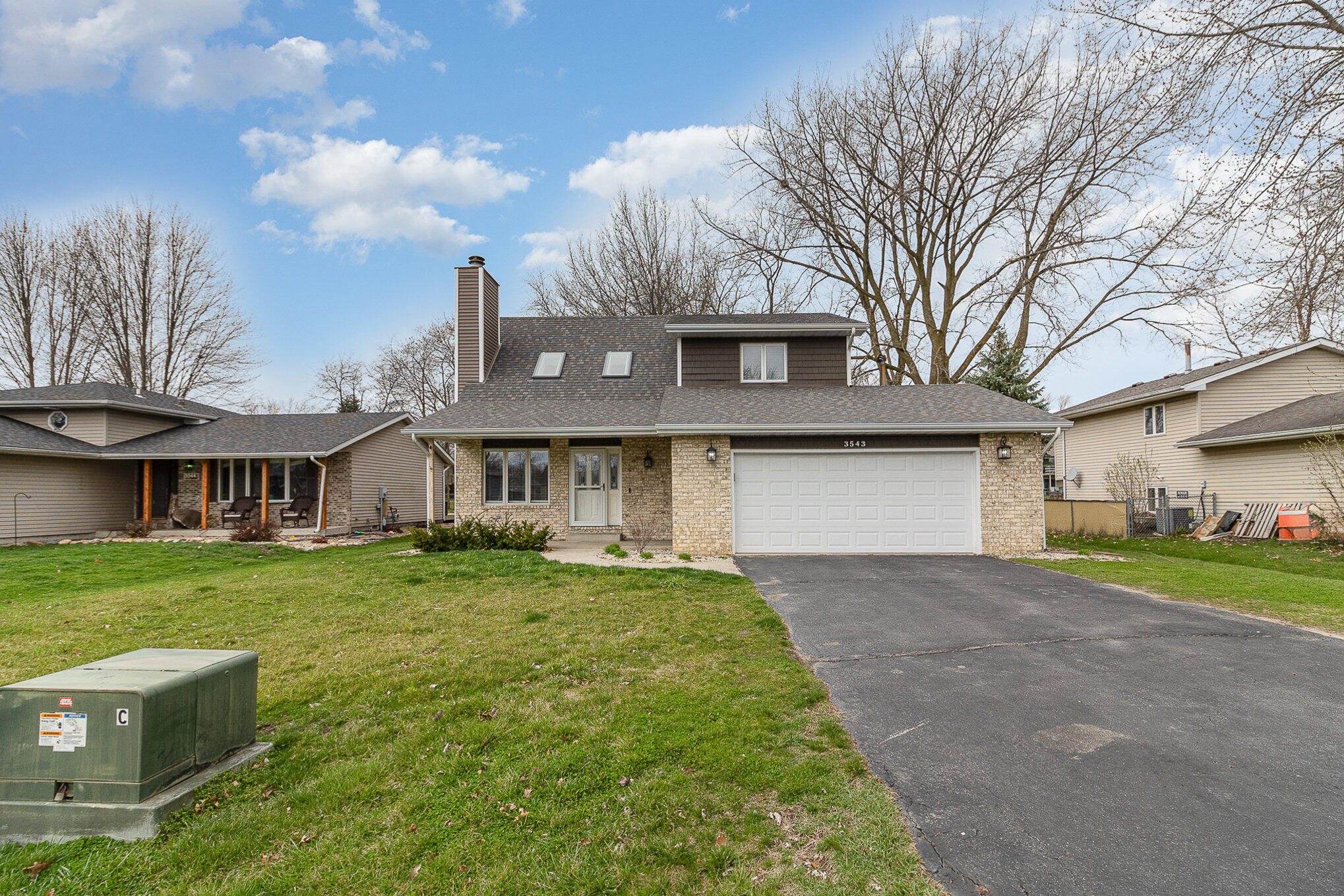 3543 Oakcrest Place Crown Point IN MLS 800892 319,900 McColly