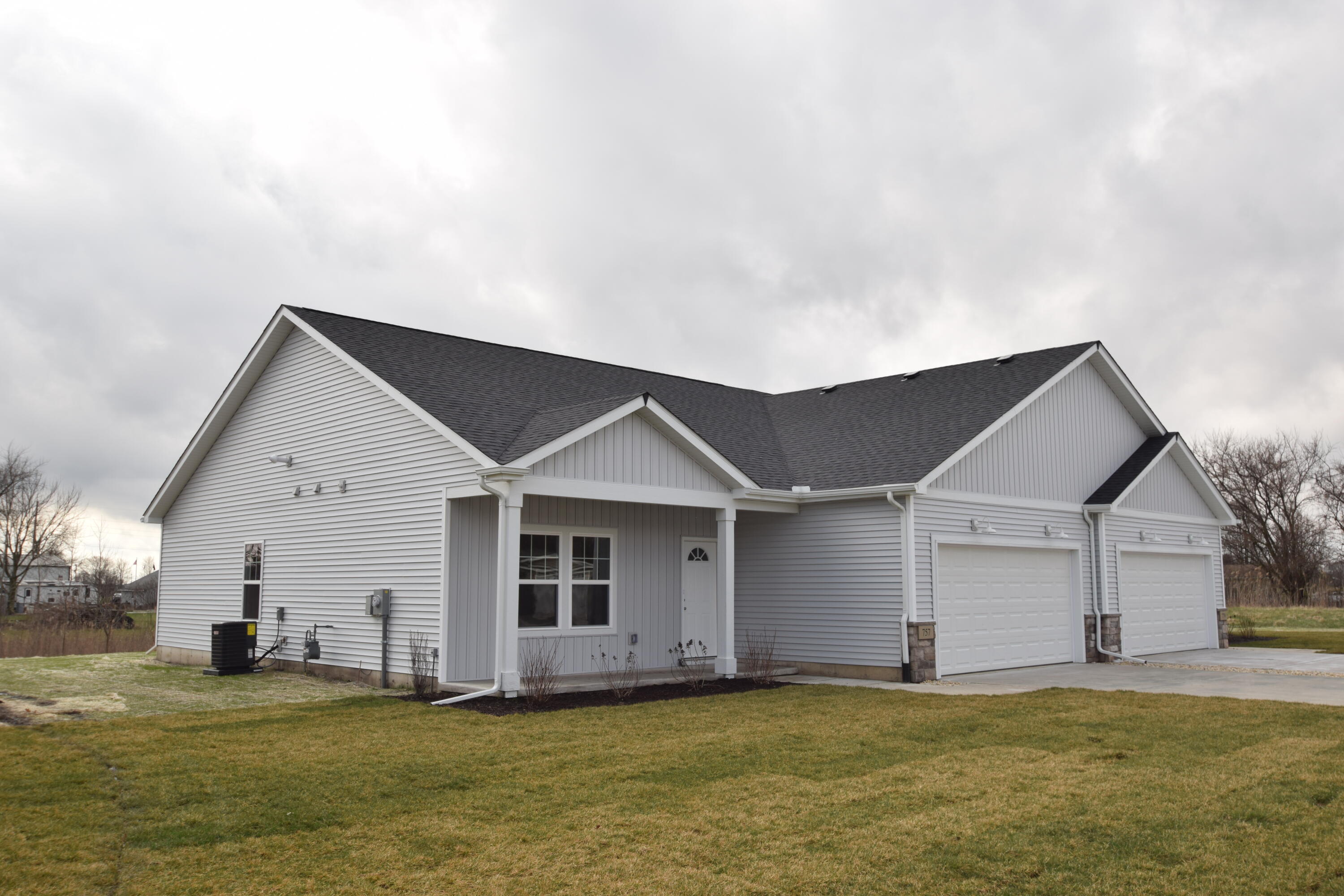 757 Blackstone Court Kouts IN MLS 524635 292,900 McColly Real