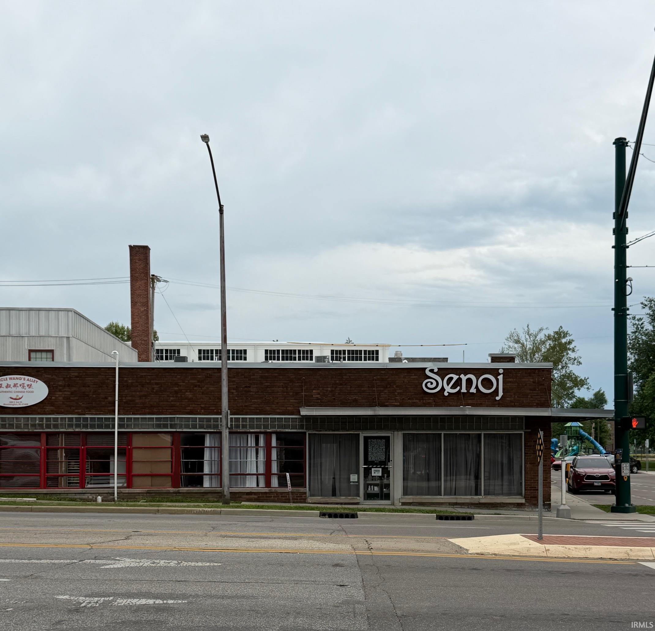 300 E 3rd Street Bloomington 202616585 | CENTURY 21 Scheetz