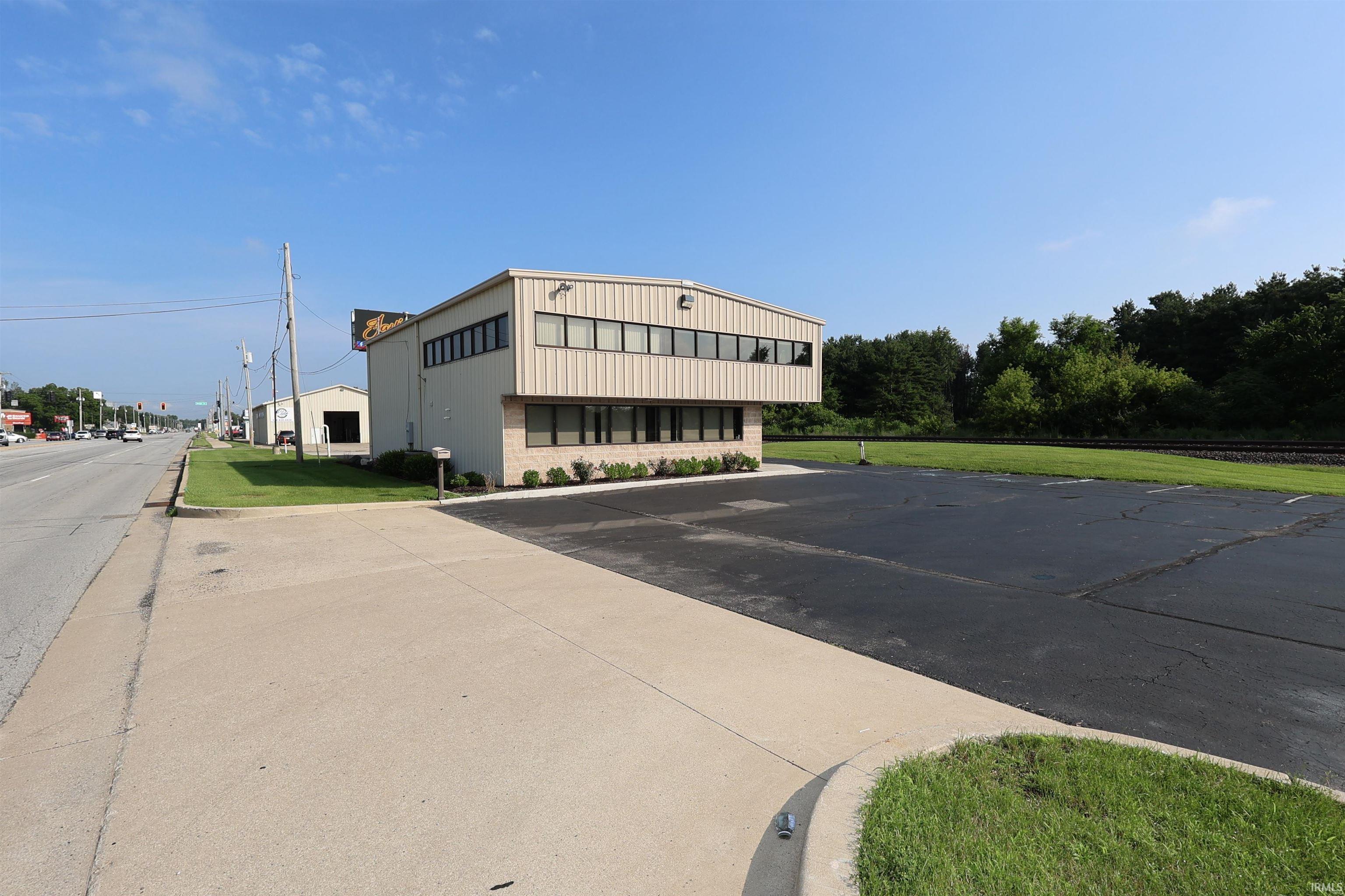 23119 Us 33 Elkhart IN 46517