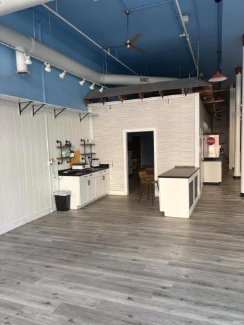118 S Walnut Street Muncie IN 47305
