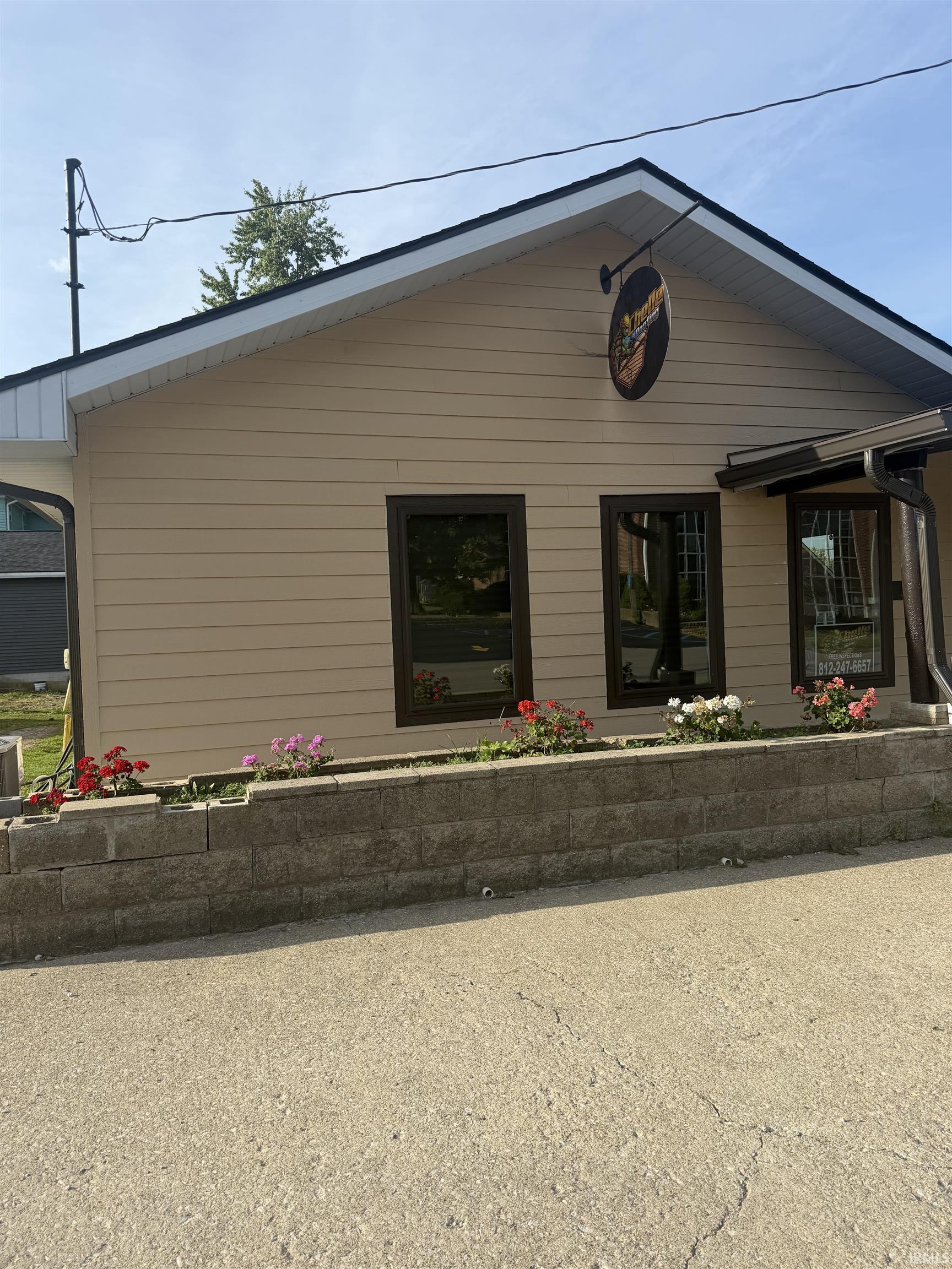 45 E Mechanic Street Bloomfield IN 47424