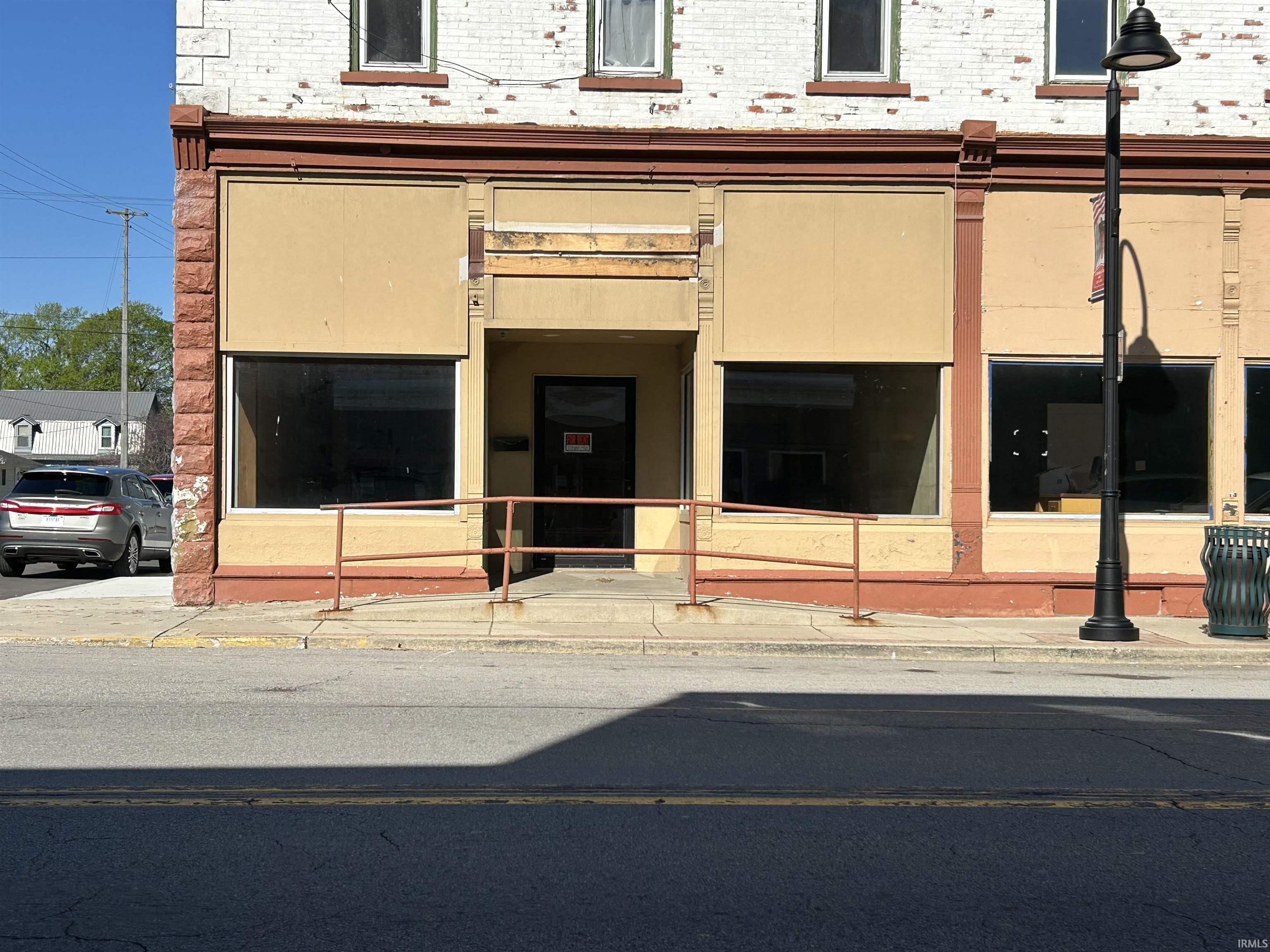 127 S State Street South Whitley IN 46787