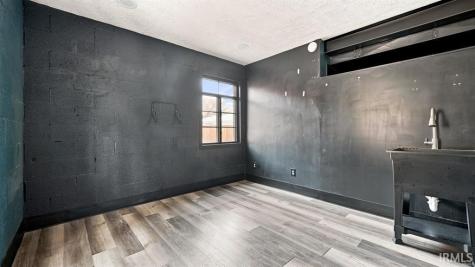 1606 1/2 W University Avenue Muncie IN 47304
