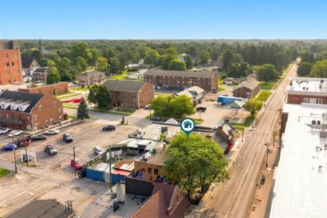 1606 1/2 W University Avenue Muncie IN 47304