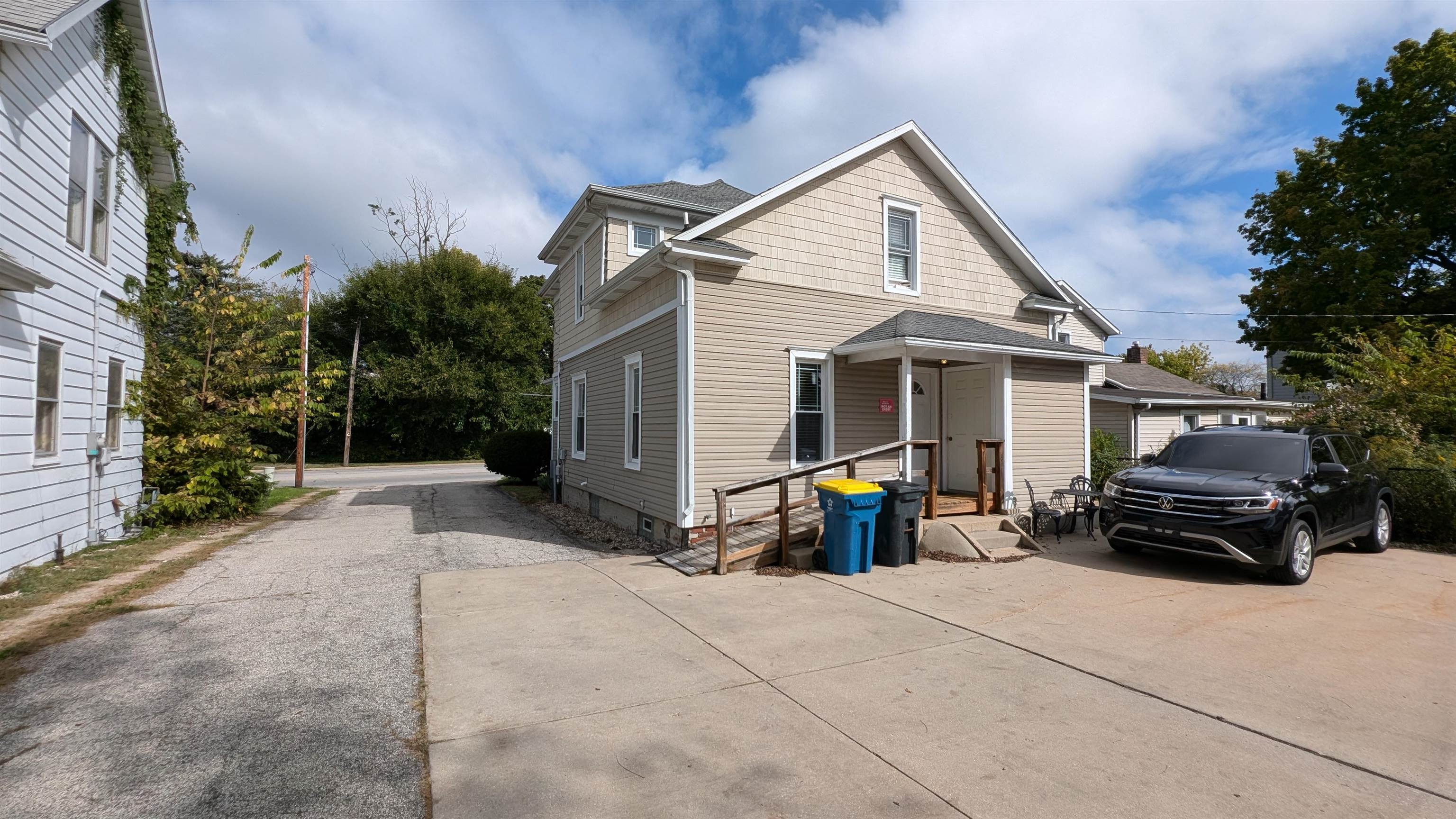 607 W Lincolnway Highway Mishawaka IN 46544