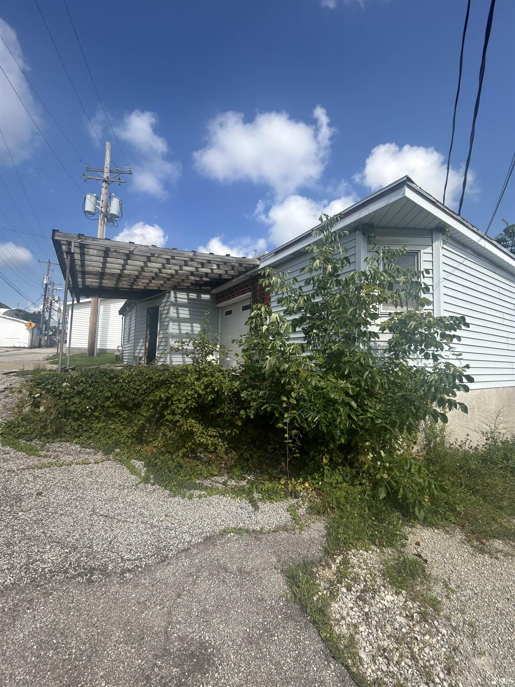 1006 13th Street Bedford IN 47421