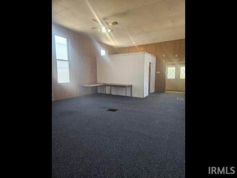 148 E Howard Street Parker City IN 47368