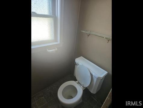 148 E Howard Street Parker City IN 47368