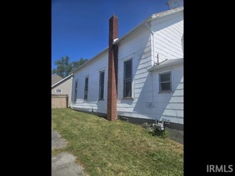148 E Howard Street Parker City IN 47368