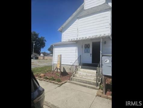 148 E Howard Street Parker City IN 47368