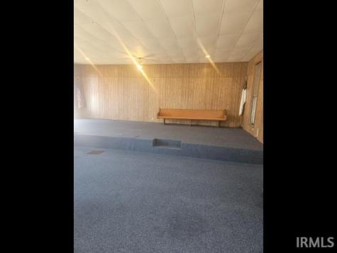 148 E Howard Street Parker City IN 47368