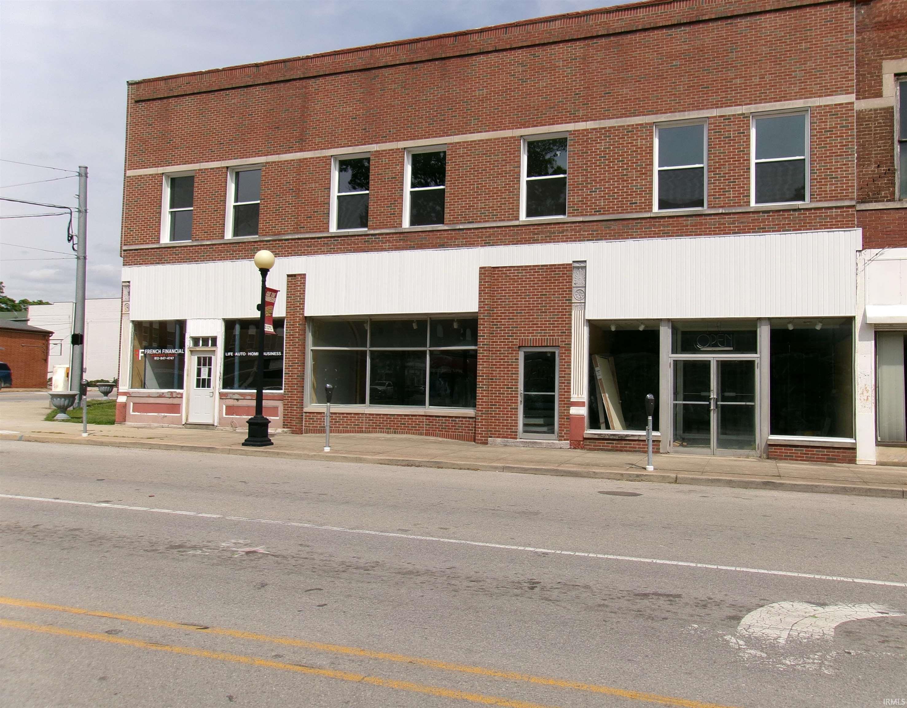 19 S Washington Street Bloomfield IN 47424