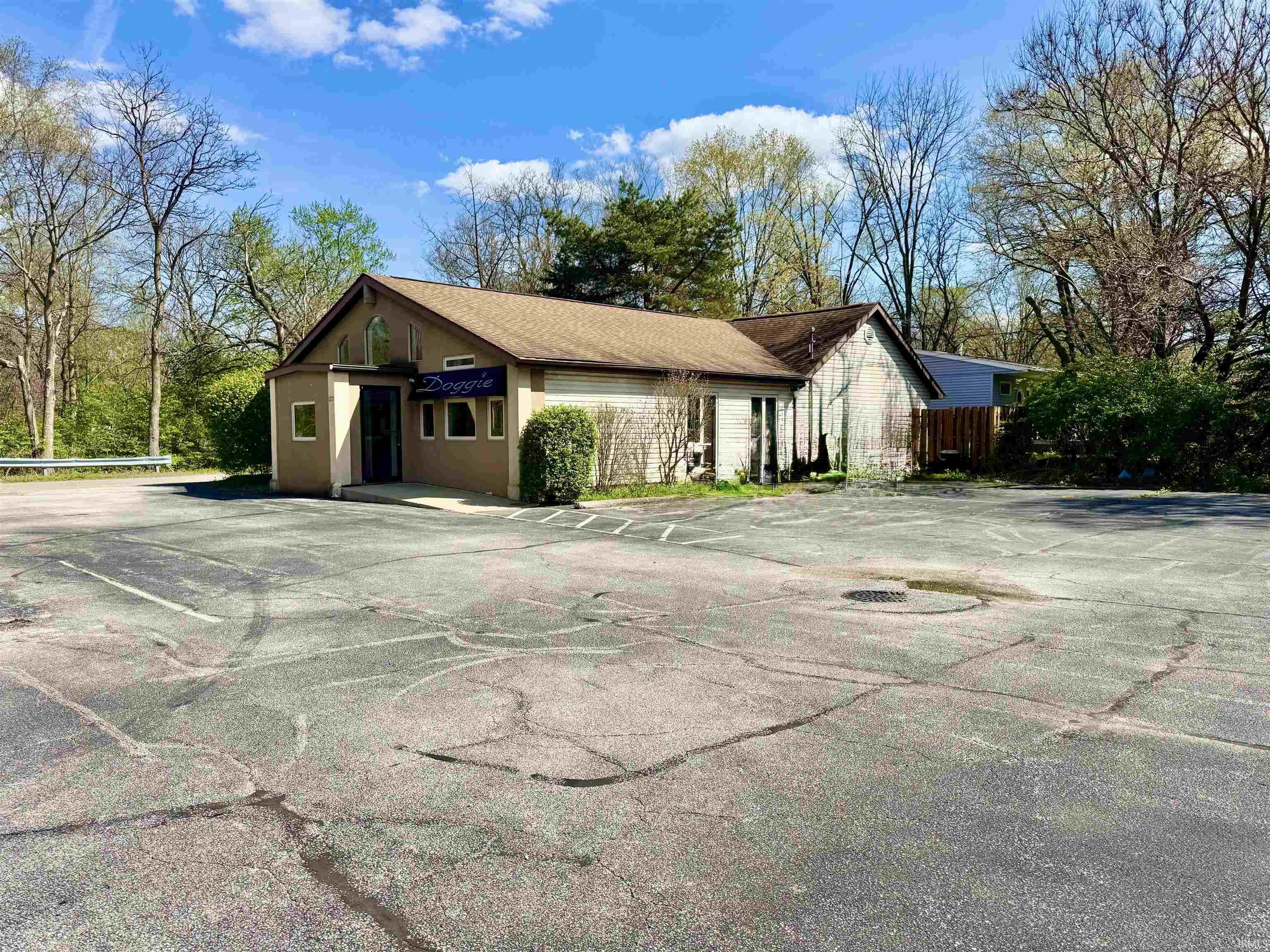 1227 E Bristol Street Elkhart IN 46514