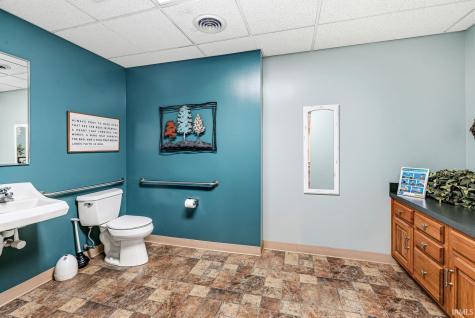 102 W Market Street Nappanee IN 46550