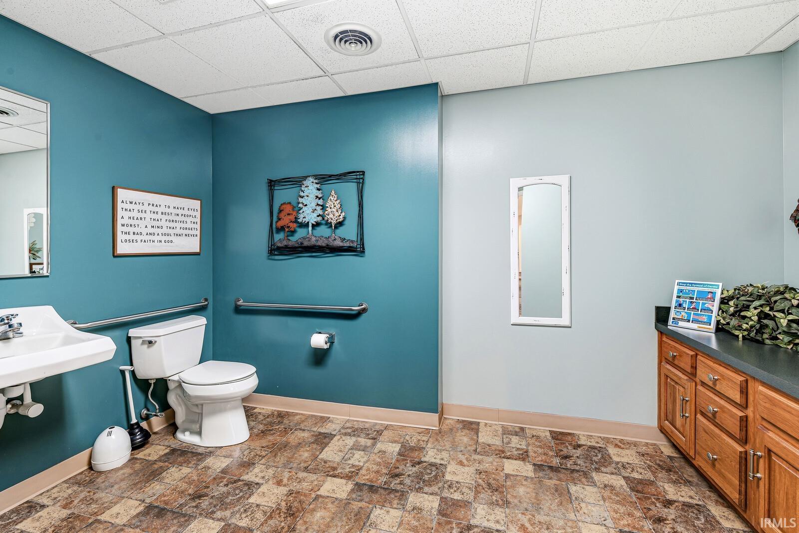102 W Market Street Nappanee IN 46550