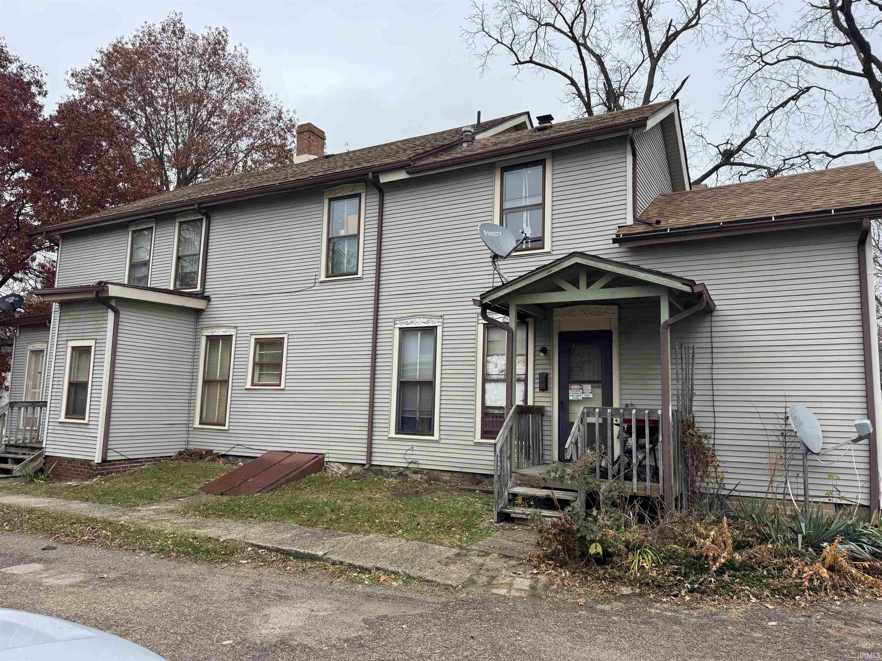 517 519 521 523 525 Lww Street Mishawaka IN 46544
