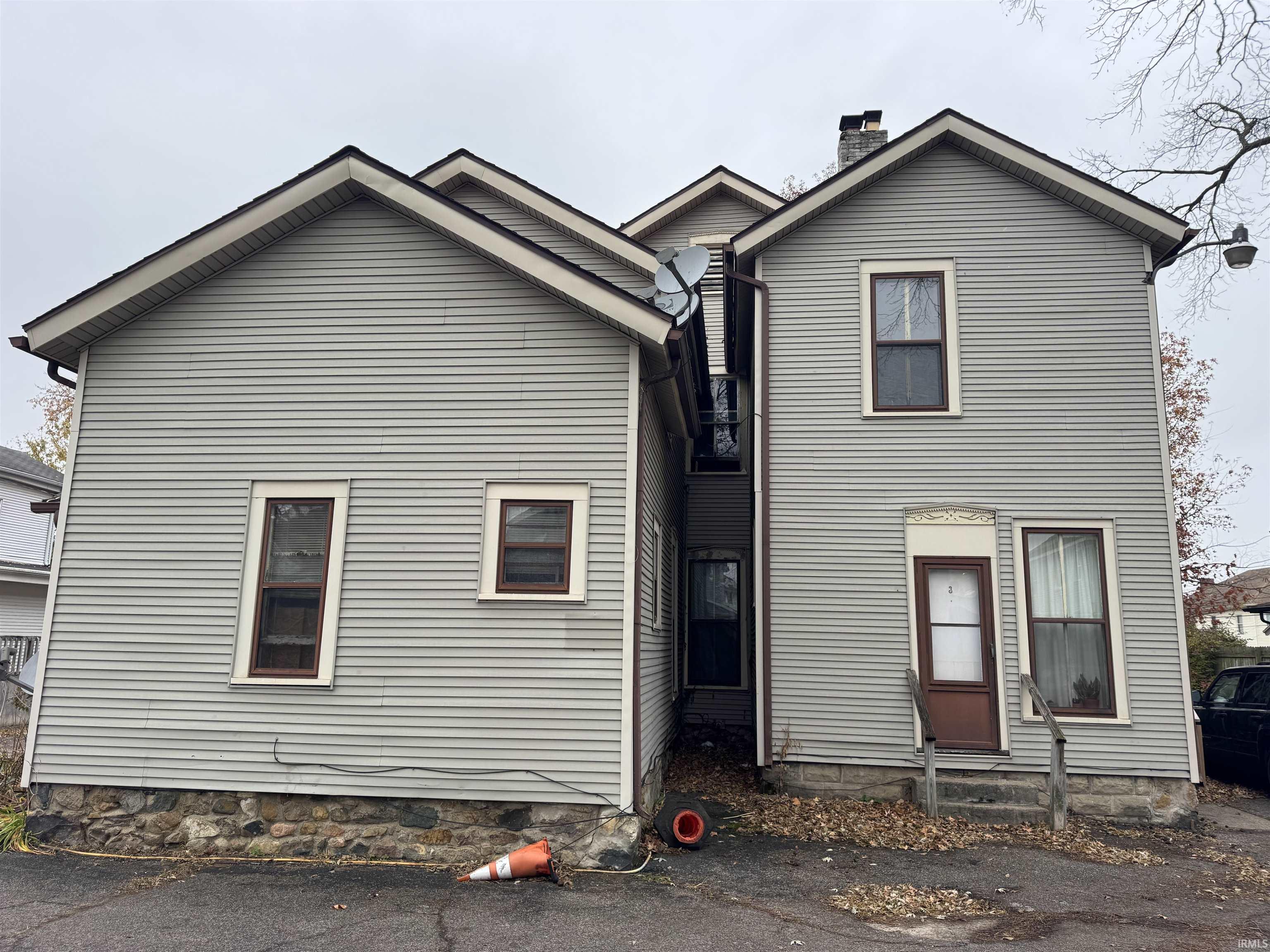 517 519 521 523 525 Lww Street Mishawaka IN 46544