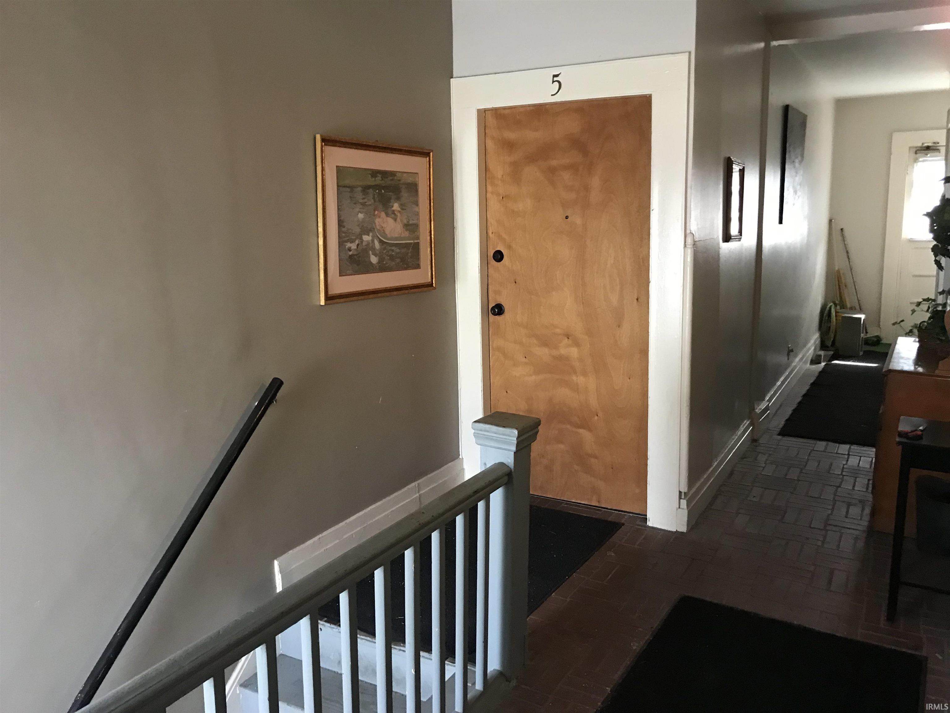 517 519 521 523 525 Lww Street Mishawaka IN 46544