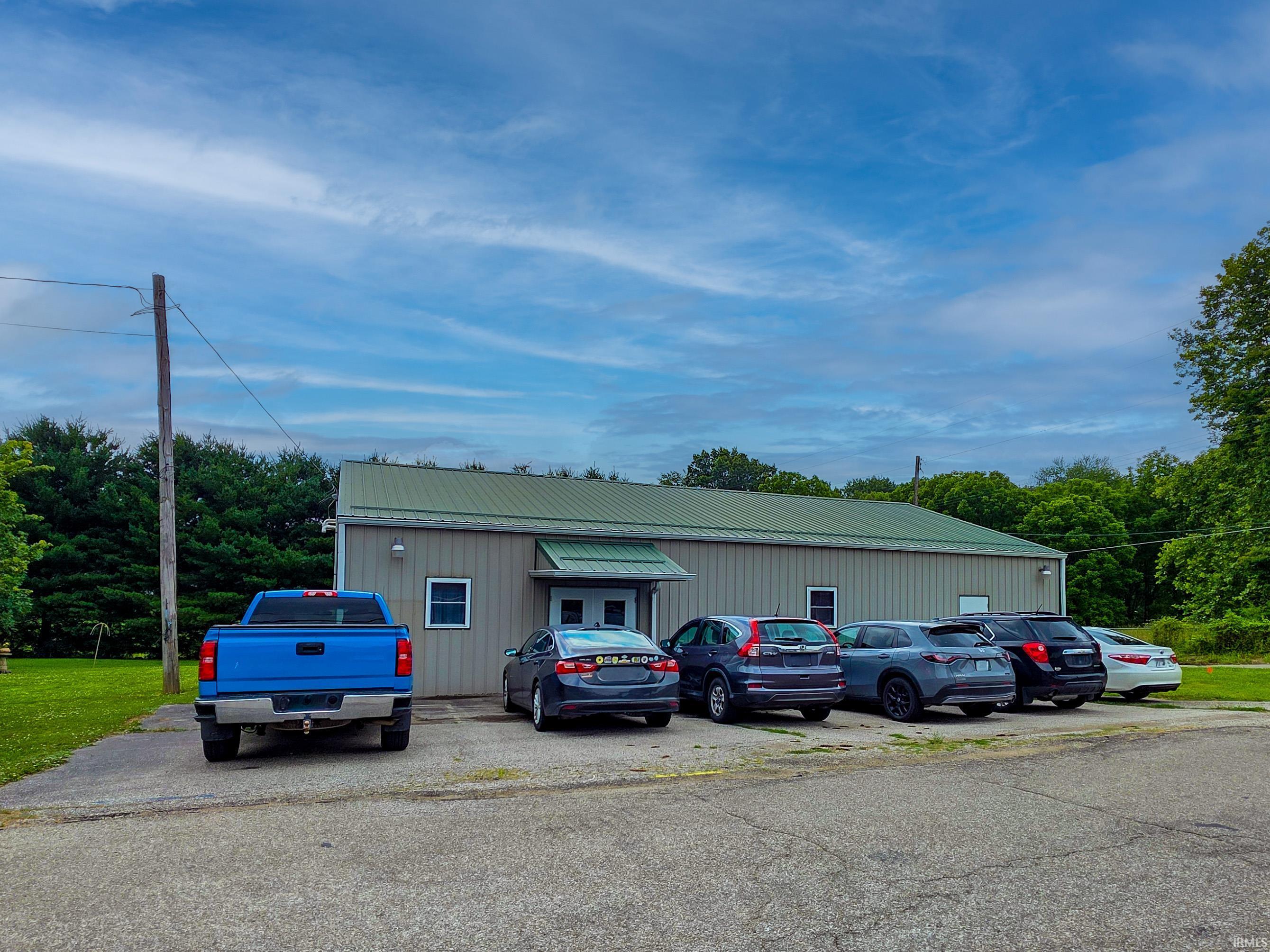 107 Cr 70 E Bloomfield IN 47424