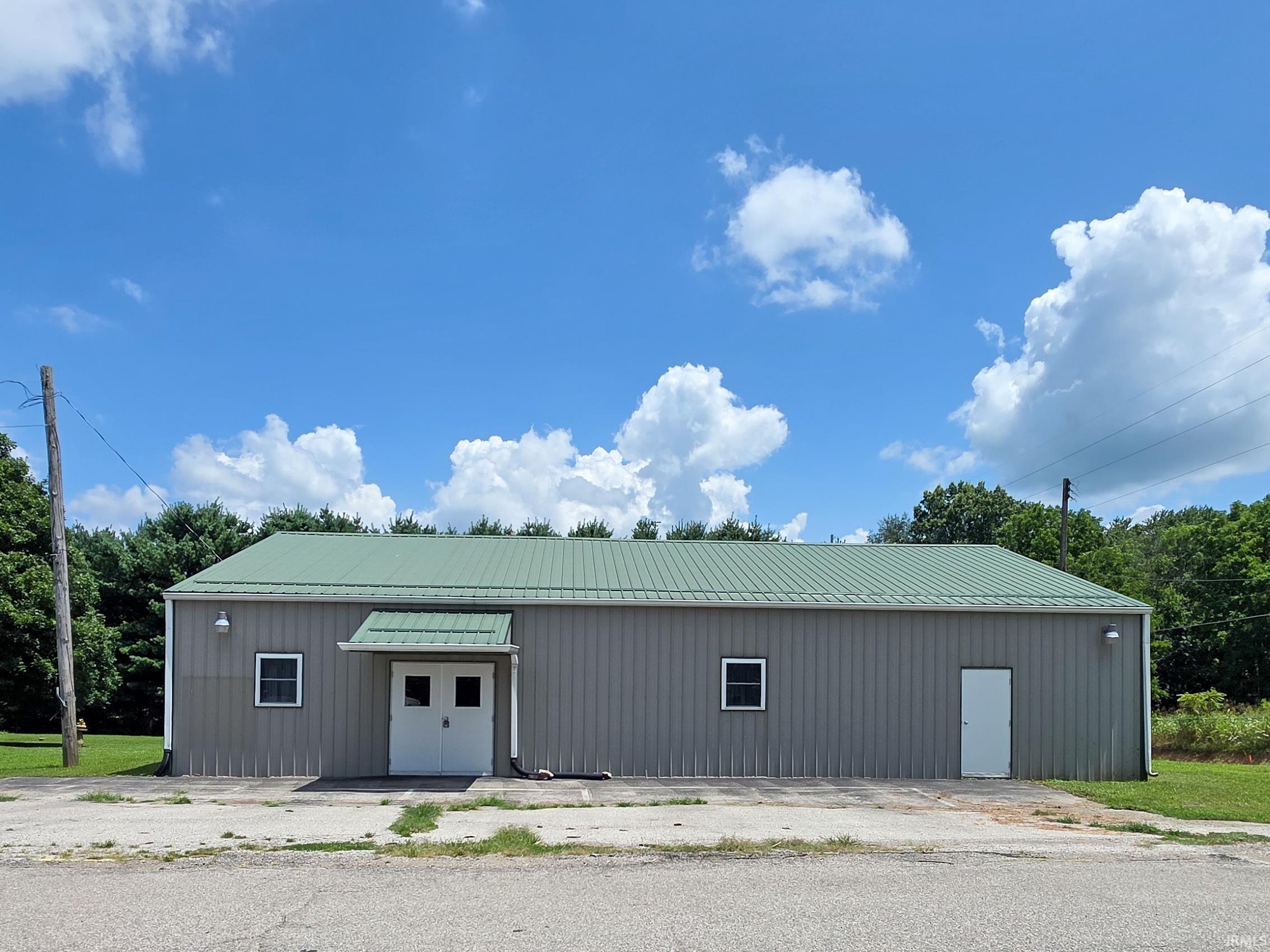 107 Cr 70 E Bloomfield IN 47424