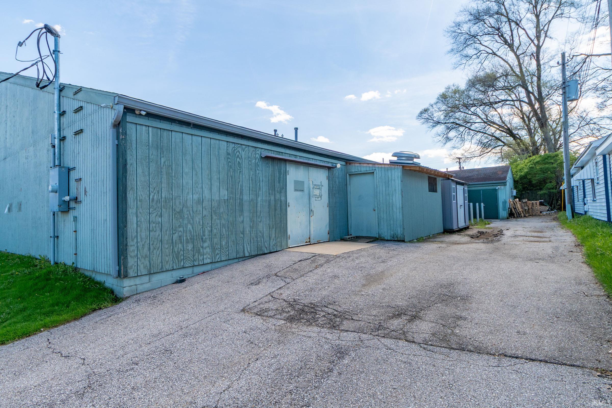 325 N Dixie Way South Bend IN 46637