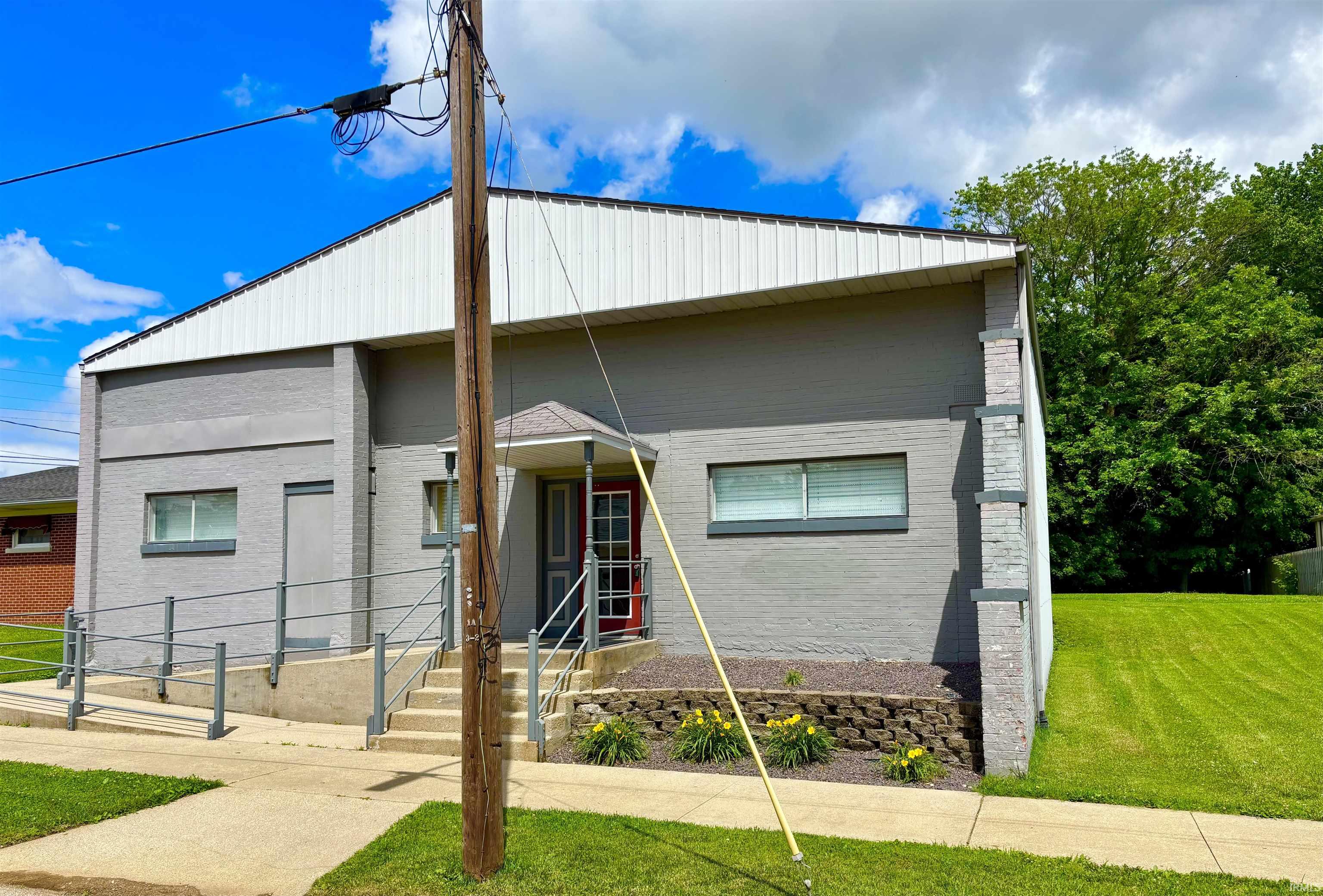 117 N Main St Street Owensville IN 47665