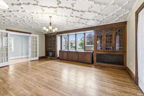 527 W Colfax Avenue South Bend IN 46601